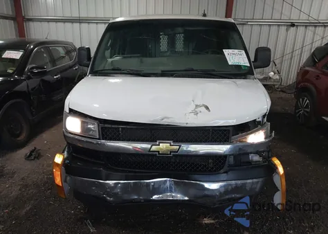 2020 Chevrolet Express G2500 из США, поврежденный, VIN 1GCWGAFG0L1229714